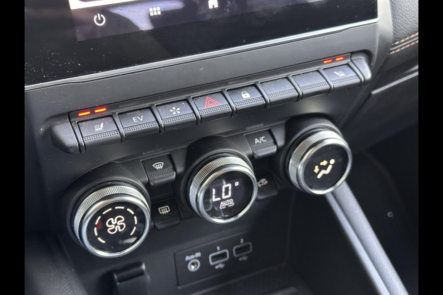 Renault Captur 1.6 E-Tech Plug-in Hybrid 160 Initiale Paris | TWO TONE | Leder | stuur/stoelverwarming | DAB Ontvanger |