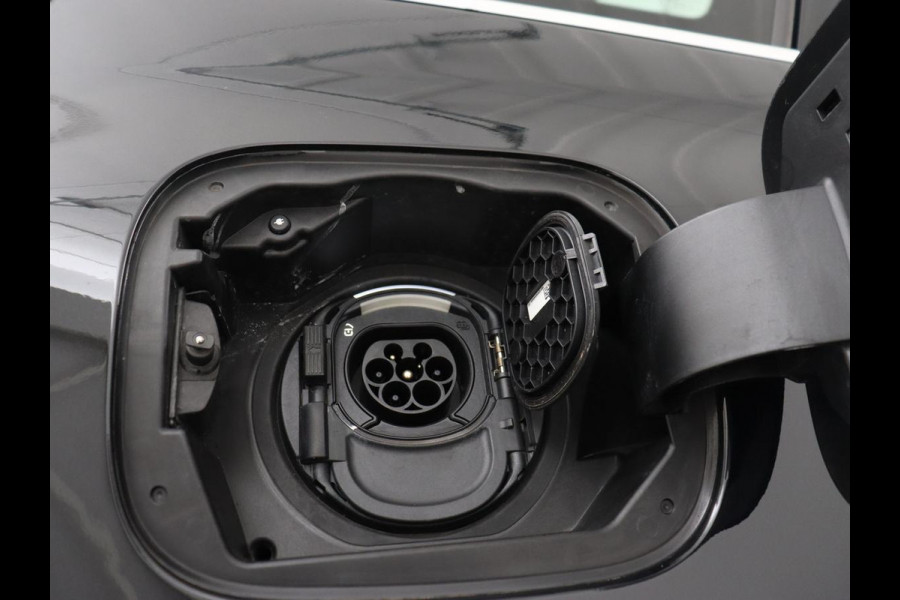 Mercedes-Benz B-Klasse 250e Advantage | SOH 99% | Panoramadak | Half leder | Widescreen | Camera | Park Assist | Dodehoek detectie | Full LED | Navigatie | Bluetooth | PHEV | Plug In