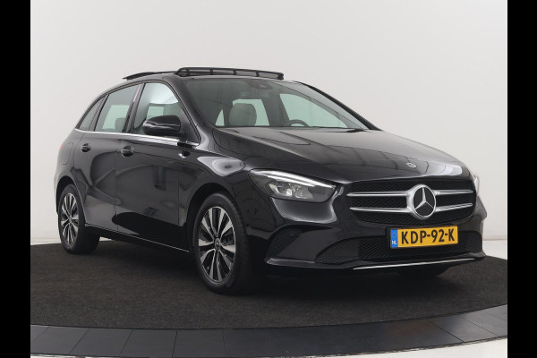 Mercedes-Benz B-Klasse 250e Advantage | SOH 99% | Panoramadak | Half leder | Widescreen | Camera | Park Assist | Dodehoek detectie | Full LED | Navigatie | Bluetooth | PHEV | Plug In
