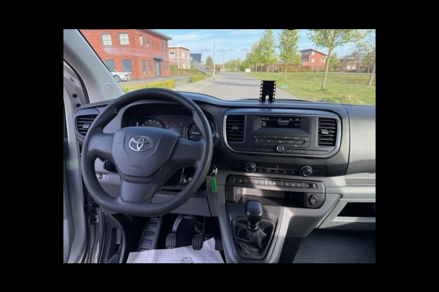 Toyota Proace Shuttle 1.6 D-4D Cool Comfort Long