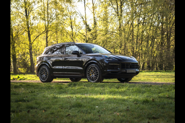 Porsche Cayenne 4.0 Turbo | 2e eigenaar | Pano-dak | Keramisch | 3D Surround View