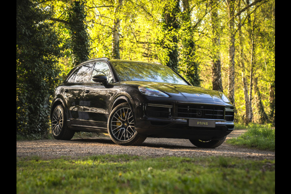 Porsche Cayenne 4.0 Turbo | 2e eigenaar | Pano-dak | Keramisch | 3D Surround View