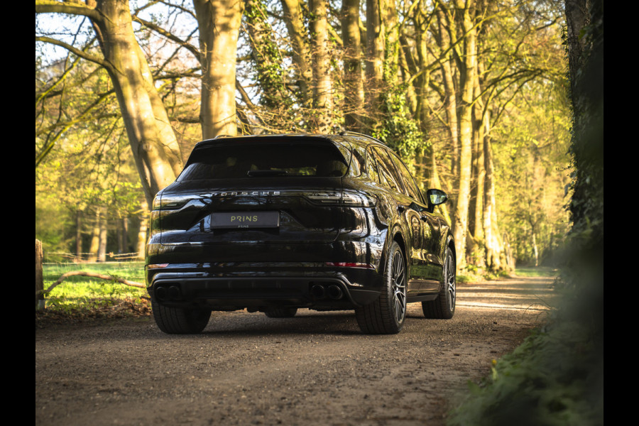 Porsche Cayenne 4.0 Turbo | 2e eigenaar | Pano-dak | Keramisch | 3D Surround View