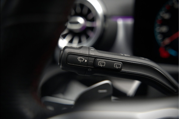 Mercedes-Benz CLA-Klasse Shooting Brake 180 Advantage AMG | Stoelverwarming | Parkeersensoren | Navigatie | Cruise Control | Keyless | Camera | Ambiance Verlichting | Climate Control