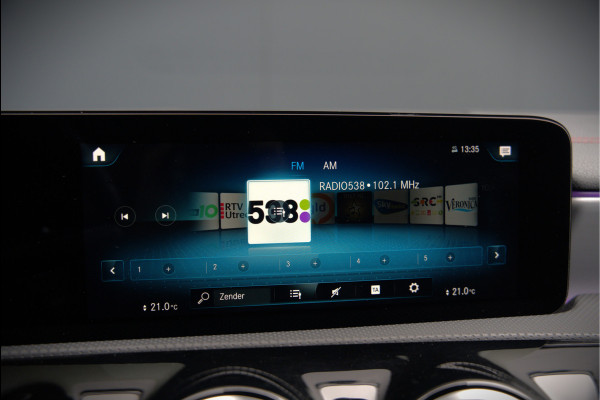 Mercedes-Benz CLA-Klasse Shooting Brake 180 Advantage AMG | Stoelverwarming | Parkeersensoren | Navigatie | Cruise Control | Keyless | Camera | Ambiance Verlichting | Climate Control