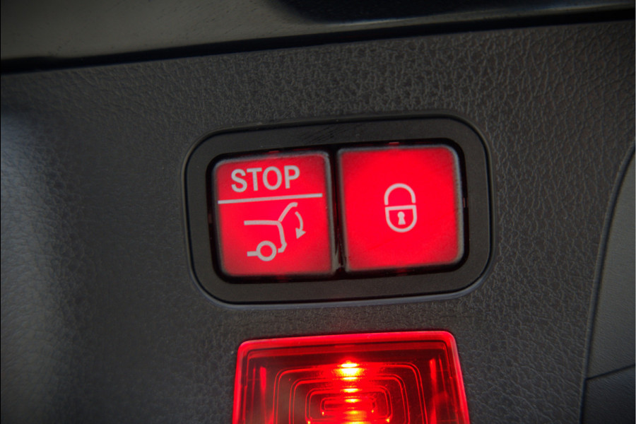 Mercedes-Benz CLA-Klasse Shooting Brake 180 Advantage AMG | Stoelverwarming | Parkeersensoren | Navigatie | Cruise Control | Keyless | Camera | Ambiance Verlichting | Climate Control