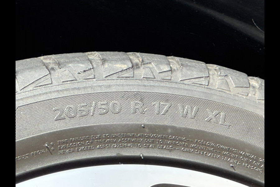 Citroën C4 Cactus 1.2 PureTech Shine Pack - AUTOMAAT I Navigatie / Apple CarPlay I Airco I Sport velgen I PDC I Dealer onderhouden