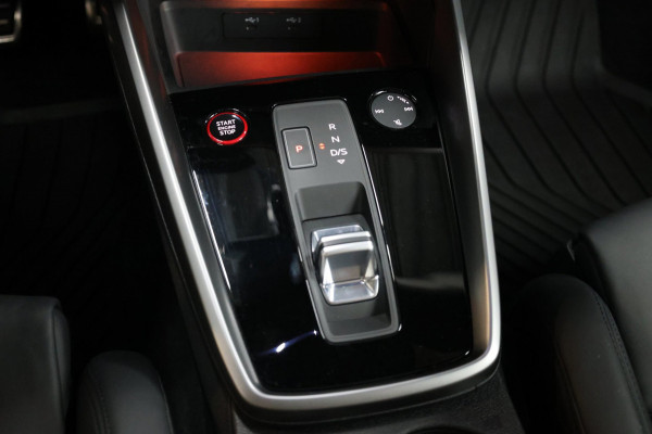 Audi RS3 Sportback 2.5 TFSI quattro 400+PK MATRIX-LED/VIRTUAL/B&O/SFEER/LEDER+S.VERWARMING/19"LMV/CAM/PDC/ACC/12 MND GARANTIE!!