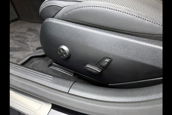 Mercedes-Benz C-Klasse Estate 300 e Business Solution | Trekhaak | Smartphone Integratie | Antidiefstalpakket GUARD 360° Plus | Inclusief 24 maanden Mercedes-Benz Certified garantie voor Europa.