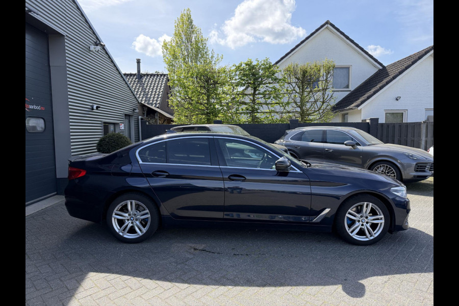 BMW 5 Serie 520i High Executive | Navigatie | Lederen Bekleding | Comfort Stoelen | Parkeersensoren | Stoelverwarming |