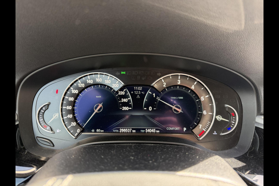 BMW 5 Serie 520i High Executive | Navigatie | Lederen Bekleding | Comfort Stoelen | Parkeersensoren | Stoelverwarming |