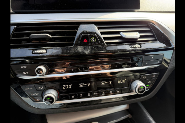 BMW 5 Serie 520i High Executive | Navigatie | Lederen Bekleding | Comfort Stoelen | Parkeersensoren | Stoelverwarming |