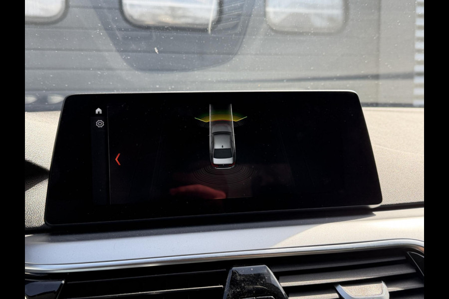 BMW 5 Serie 520i High Executive | Navigatie | Lederen Bekleding | Comfort Stoelen | Parkeersensoren | Stoelverwarming |