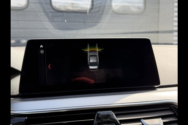 BMW 5 Serie 520i High Executive | Navigatie | Lederen Bekleding | Comfort Stoelen | Parkeersensoren | Stoelverwarming |
