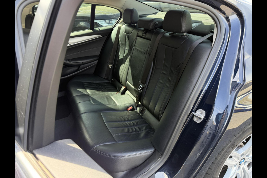 BMW 5 Serie 520i High Executive | Navigatie | Lederen Bekleding | Comfort Stoelen | Parkeersensoren | Stoelverwarming |