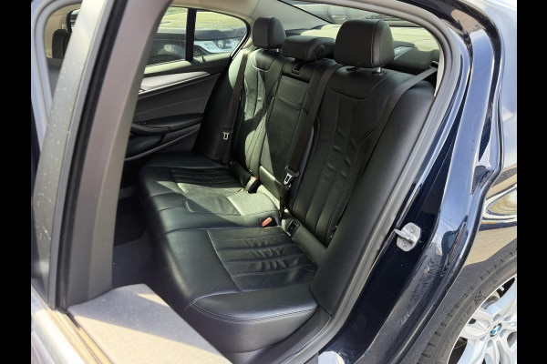 BMW 5 Serie 520i High Executive | Navigatie | Lederen Bekleding | Comfort Stoelen | Parkeersensoren | Stoelverwarming |