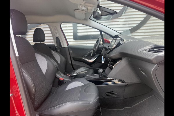 Peugeot 2008 1.2 PureTech Allure 1e Eigenaar|Navi|Camera|Clima|Cruise|Trekhaak|D-riem v.v. in 2024|Carplay|N.A.P|APK tot 03-2027