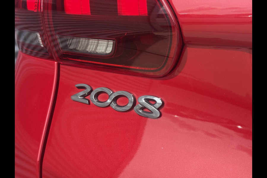 Peugeot 2008 1.2 PureTech Allure 1e Eigenaar|Navi|Camera|Clima|Cruise|Trekhaak|D-riem v.v. in 2024|Carplay|N.A.P|APK tot 03-2027
