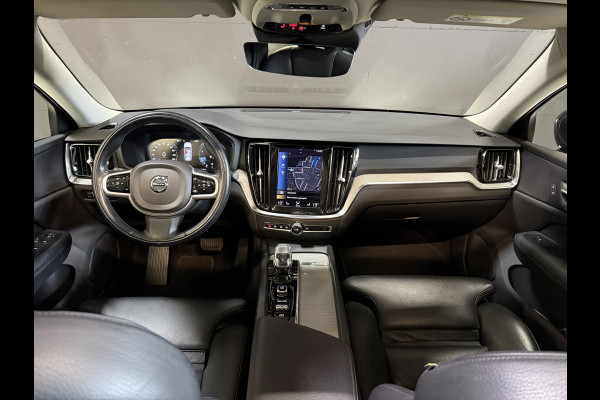 Volvo V60 2.0 B3 R-Design | Trekhaak | Panoramadak | Apple Carplay | Leder