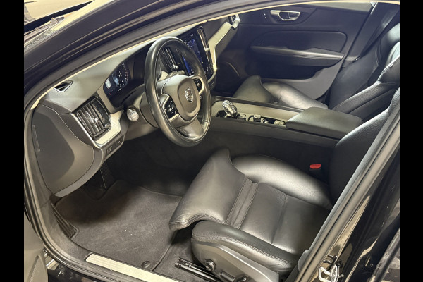 Volvo V60 2.0 B3 R-Design | Trekhaak | Panoramadak | Apple Carplay | Leder