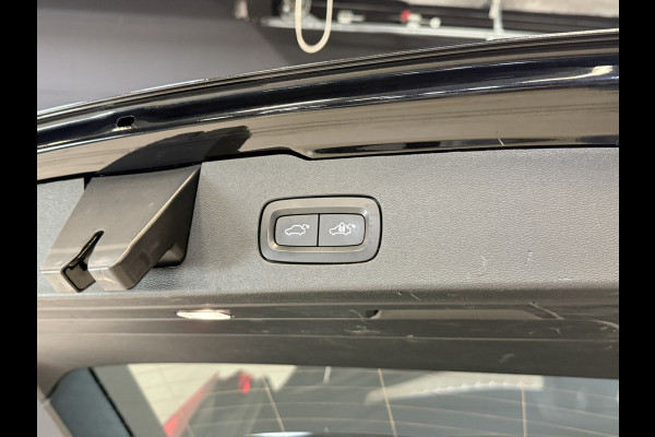 Volvo V60 2.0 B3 R-Design | Trekhaak | Panoramadak | Apple Carplay | Leder