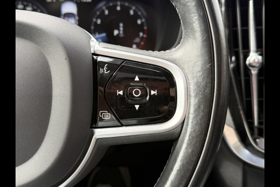 Volvo V60 2.0 B3 R-Design | Trekhaak | Panoramadak | Apple Carplay | Leder