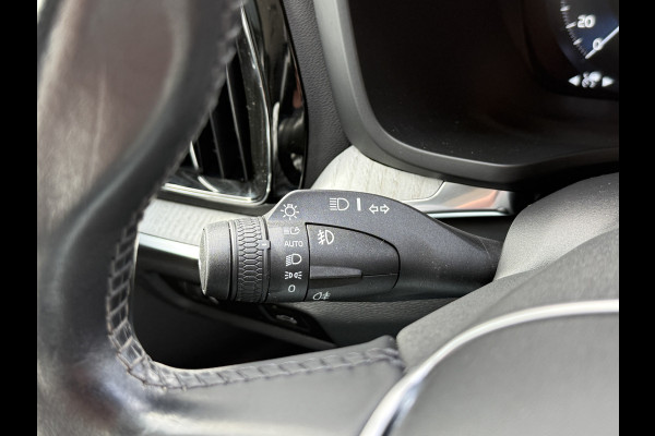 Volvo V60 2.0 B3 R-Design | Trekhaak | Panoramadak | Apple Carplay | Leder