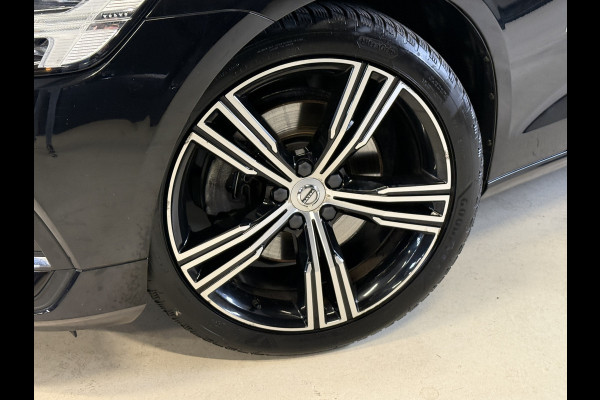 Volvo V60 2.0 B3 R-Design | Trekhaak | Panoramadak | Apple Carplay | Leder