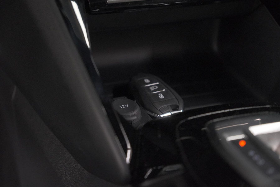 Peugeot 2008 1.2 Hybrid 145 Allure | 360 Camera | Adaptieve Cruise Control | Dodehoekdetectie