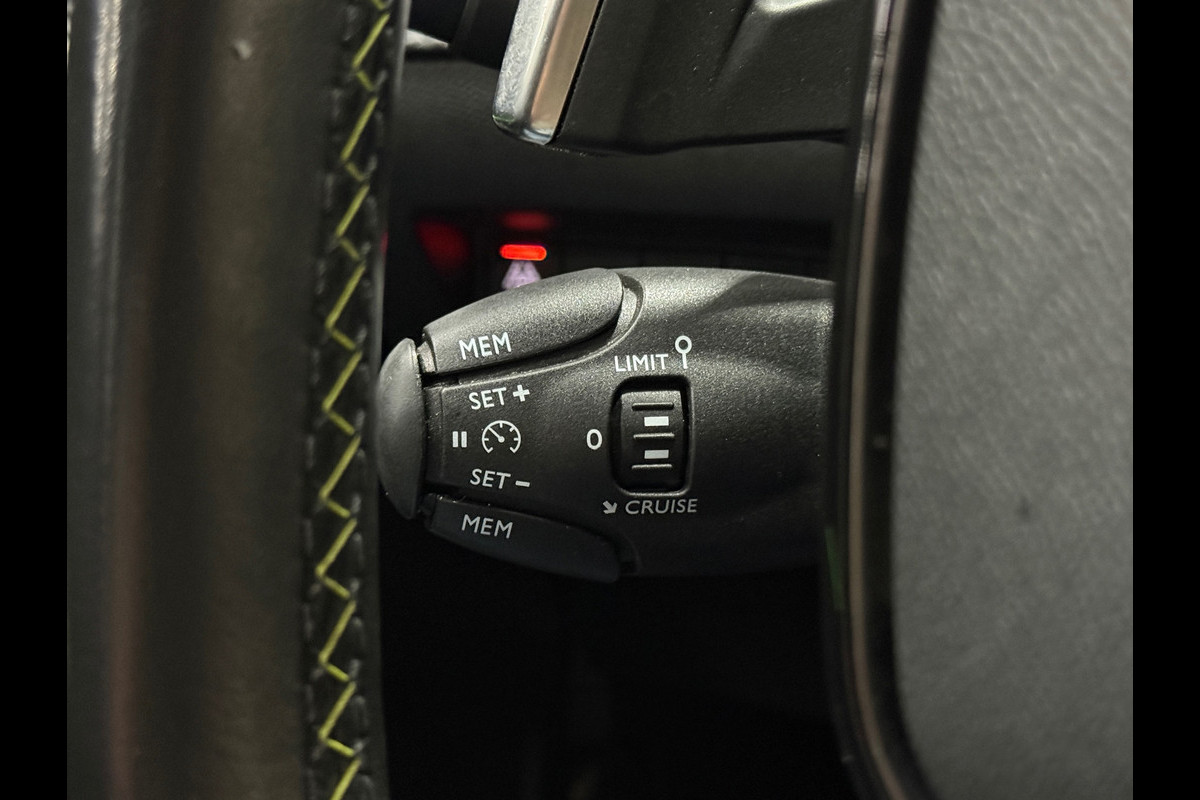 Peugeot 208 GT 100PK Aut. Navi Pdc Leder 360° camera Carbon 3D Cockpit Clima Led Cruise