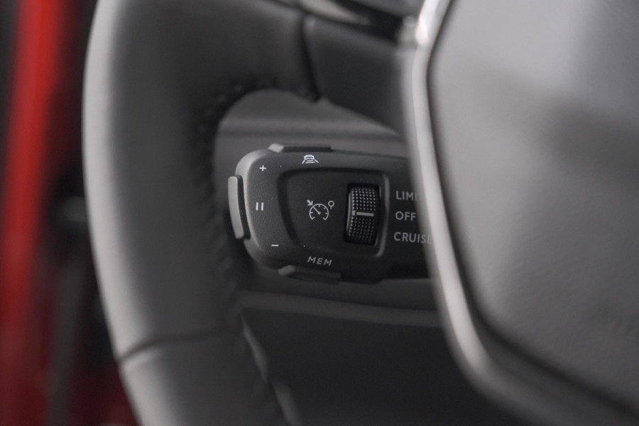 Peugeot 2008 Hybrid 145 e-DCS6 Allure | 360 Camera | Adaptieve Cruise Control | Navigatie | Dodehoekdetectie