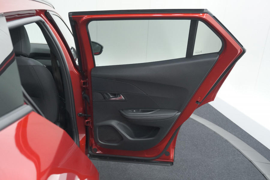 Peugeot 2008 Hybrid 145 e-DCS6 Allure | 360 Camera | Adaptieve Cruise Control | Navigatie | Dodehoekdetectie