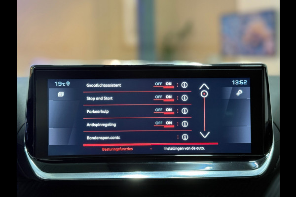 Peugeot 208 GT 100PK Aut. Navi Pdc Leder 360° camera Carbon 3D Cockpit Clima Led Cruise