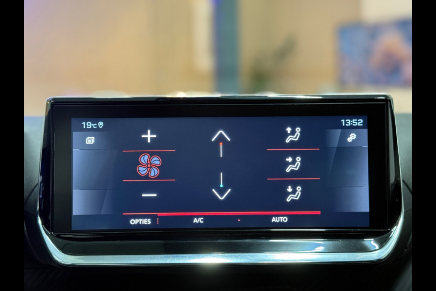 Peugeot 208 GT 100PK Aut. Navi Pdc Leder 360° camera Carbon 3D Cockpit Clima Led Cruise