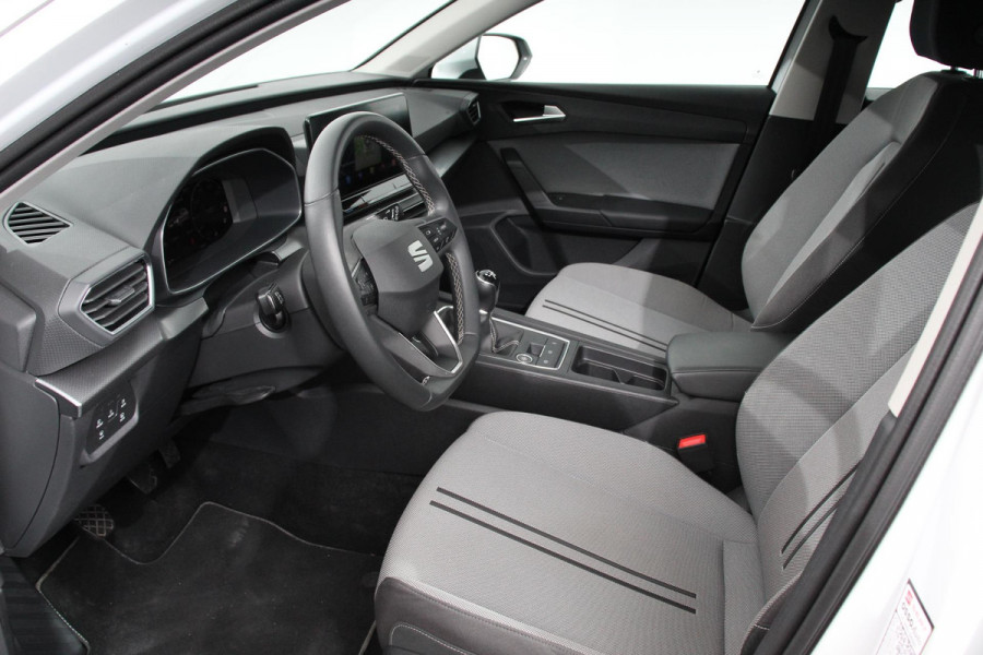 Seat Leon Sportstourer 1.0 TSI Style Nieuw Type ! Navigatie Climate control Cruise adaptive Led Virtual Cockpit Lichtmetalen Velgen Parkeer sensoren Getinte ruiten