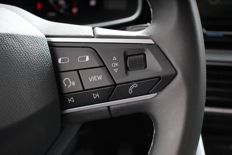Seat Leon Sportstourer 1.0 TSI Style Nieuw Type ! Navigatie Climate control Cruise adaptive Led Virtual Cockpit Lichtmetalen Velgen Parkeer sensoren Getinte ruiten