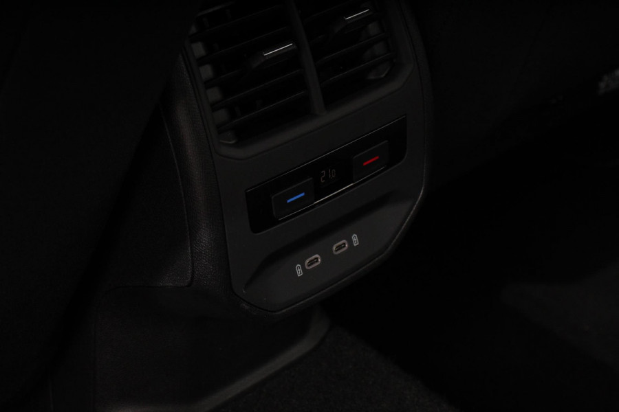 Seat Leon Sportstourer 1.0 TSI Style Nieuw Type ! Navigatie Climate control Cruise adaptive Led Virtual Cockpit Lichtmetalen Velgen Parkeer sensoren Getinte ruiten