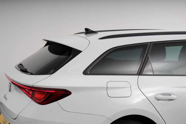 Seat Leon Sportstourer 1.0 TSI Style Nieuw Type ! Navigatie Climate control Cruise adaptive Led Virtual Cockpit Lichtmetalen Velgen Parkeer sensoren Getinte ruiten