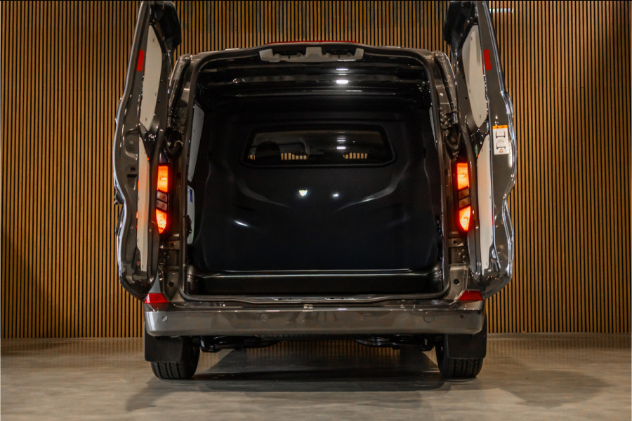 Ford Transit Custom 320 2.0 TDCI 170 PK L2H1 DC | Dubbel Cabine | ACC | Blind Spot | Navigatie | Camera | CarPlay | Lane Assist | Trekhaak | BPM VRIJ | Verlengde fabrieksgarantie tot 12-2029