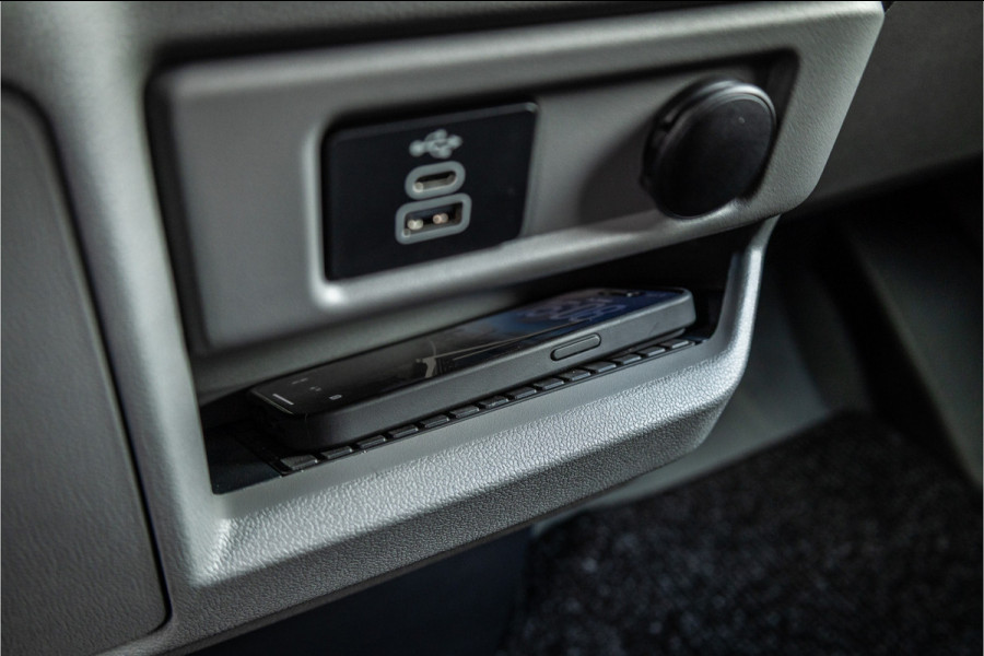 Ford Transit Custom 320 2.0 TDCI 170 PK L2H1 DC | Dubbel Cabine | ACC | Blind Spot | Navigatie | Camera | CarPlay | Lane Assist | Trekhaak | BPM VRIJ | Verlengde fabrieksgarantie tot 12-2029