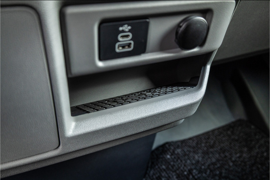 Ford Transit Custom 320 2.0 TDCI 170 PK L2H1 DC | Dubbel Cabine | ACC | Blind Spot | Navigatie | Camera | CarPlay | Lane Assist | Trekhaak | BPM VRIJ | Verlengde fabrieksgarantie tot 12-2029