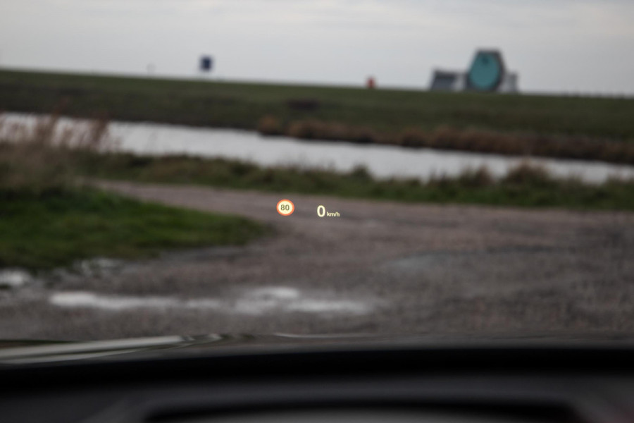 BMW X1 xDrive25e Executive X CAMERA / CARPLAY / HEAD UP DISPLAY / LEDER / LED / CRUISE CONTROLE / STOELVERWARMING