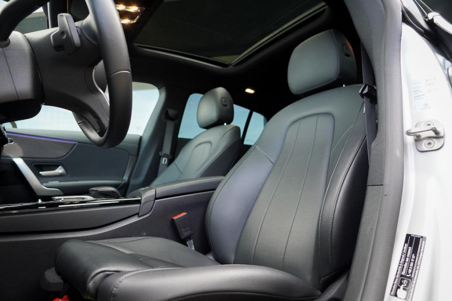 Mercedes-Benz CLA-Klasse Shooting Brake 250 e / Pano / leder / sfeerverlichting / trekhaak