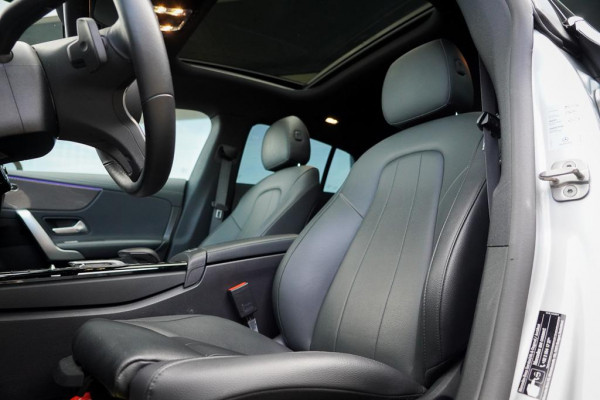 Mercedes-Benz CLA-Klasse Shooting Brake 250 e / Pano / leder / sfeerverlichting / trekhaak