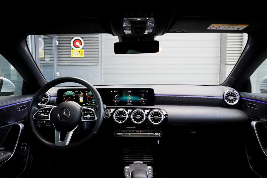 Mercedes-Benz CLA-Klasse Shooting Brake 250 e / Pano / leder / sfeerverlichting / trekhaak