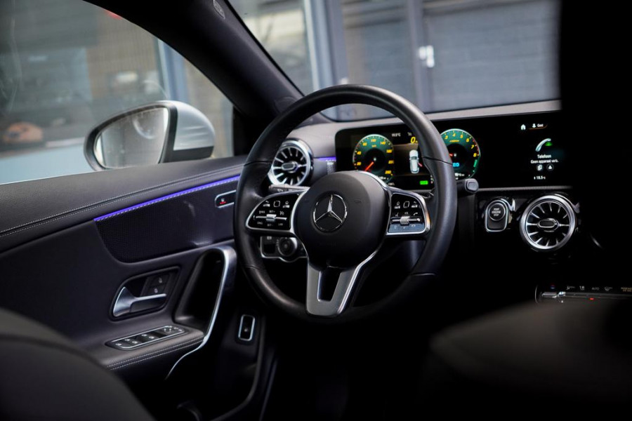 Mercedes-Benz CLA-Klasse Shooting Brake 250 e / Pano / leder / sfeerverlichting / trekhaak