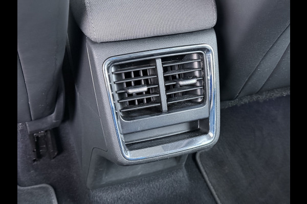 Škoda ENYAQ iV 60 Trekhaak Navi SOH 92% Ecc Cruise Control Camera Apple Carplay Android Auto Pdc Lmv 19" Led P-Assist Led Isofix Keyless Rijstrooksensor Bluetooth Origineel Nederlandse Auto