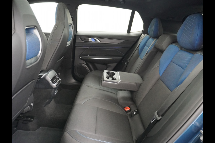 Lynk & Co 01 1.5 PHEV AUT-7 261pk Pano-Schuifdak Lmv 20" 360°Camera Zwarte hemel bekleding Apple Carplay Android Auto Adap.Cruise Navi Pdc Ec Elek.Memory.Stoel File assistent Dodehoek detector Elektrisch bedienbare achterklep Rijstrooksensor Wifi Verkeersbord detectie 425Nm koppel 3,7kw laadvermogen €44.880 Nieuwprijs 1e Eigenaar Origineel NLse auto!