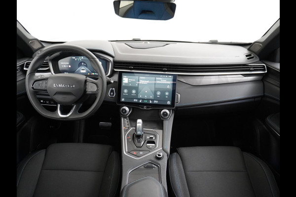 Lynk & Co 01 1.5 PHEV AUT-7 261pk Pano-Schuifdak Lmv 20" 360°Camera Zwarte hemel bekleding Apple Carplay Android Auto Adap.Cruise Navi Pdc Ec Elek.Memory.Stoel File assistent Dodehoek detector Elektrisch bedienbare achterklep Rijstrooksensor Wifi Verkeersbord detectie 425Nm koppel 3,7kw laadvermogen €44.880 Nieuwprijs 1e Eigenaar Origineel NLse auto!