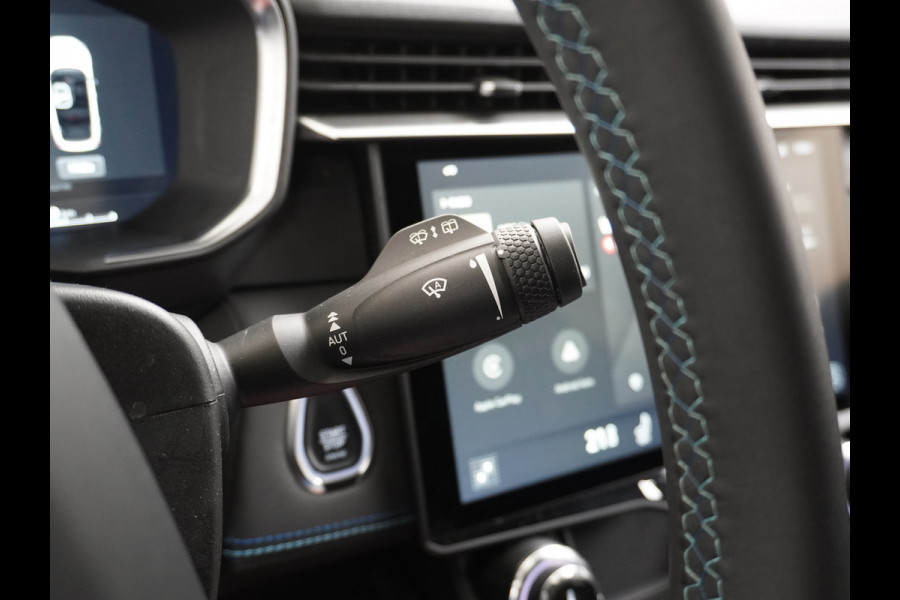 Lynk & Co 01 1.5 PHEV AUT-7 261pk Pano-Schuifdak Lmv 20" 360°Camera Zwarte hemel bekleding Apple Carplay Android Auto Adap.Cruise Navi Pdc Ec Elek.Memory.Stoel File assistent Dodehoek detector Elektrisch bedienbare achterklep Rijstrooksensor Wifi Verkeersbord detectie 425Nm koppel 3,7kw laadvermogen €44.880 Nieuwprijs 1e Eigenaar Origineel NLse auto!